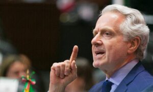 Santiago-Creel-@SantiagoCreelM-1160x700