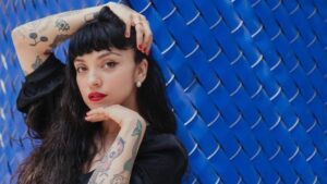 mon_laferte_ce93b6b9