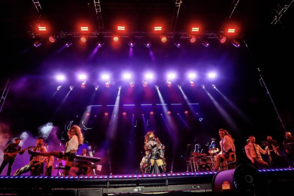 Gloria Trevi shows
